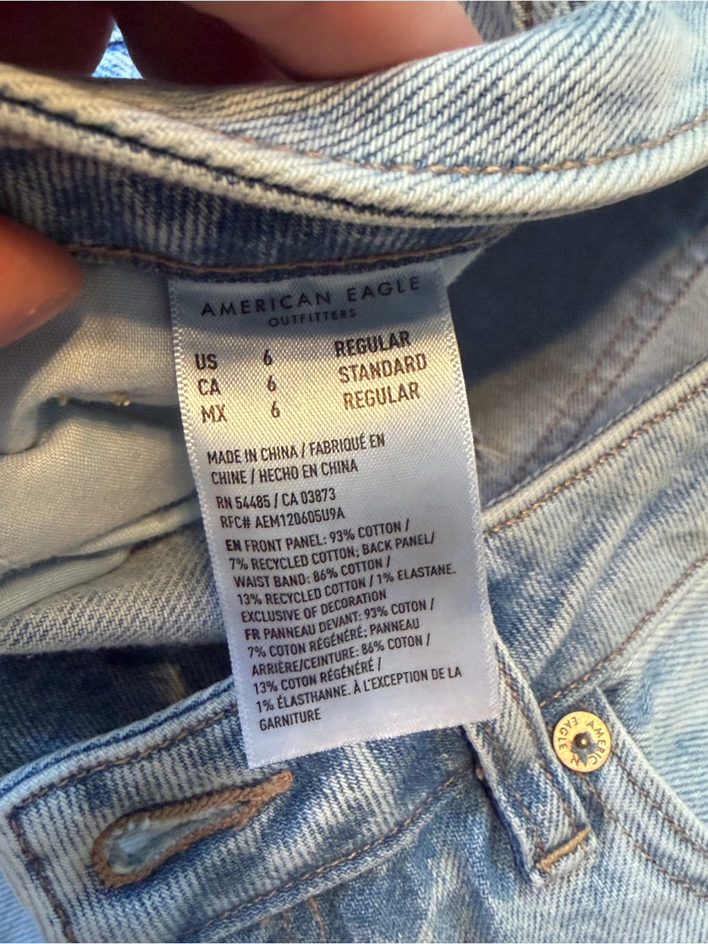 NWT American Eagle Mom Jeans Strigid in Blue Breeze size six (6) - Picture 6 of 9